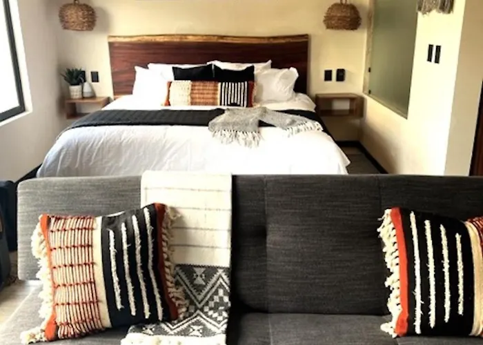 Chic, Modern *